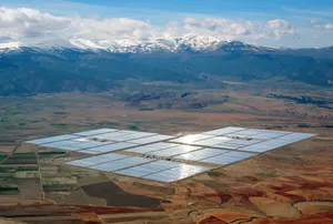 La centrale solaire espagnole d'Andasol est une centrale thermodynamique, elle utilise l'énergie solaire et la stocke afin de produire une énergie propre de façon quasi-continue.
